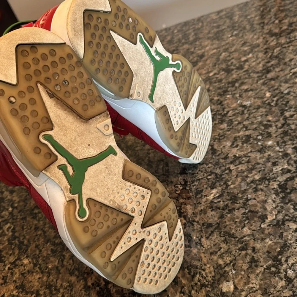 Jordan men’s retro 6 sizzle Red High-Top Sneakers EUC 10.5